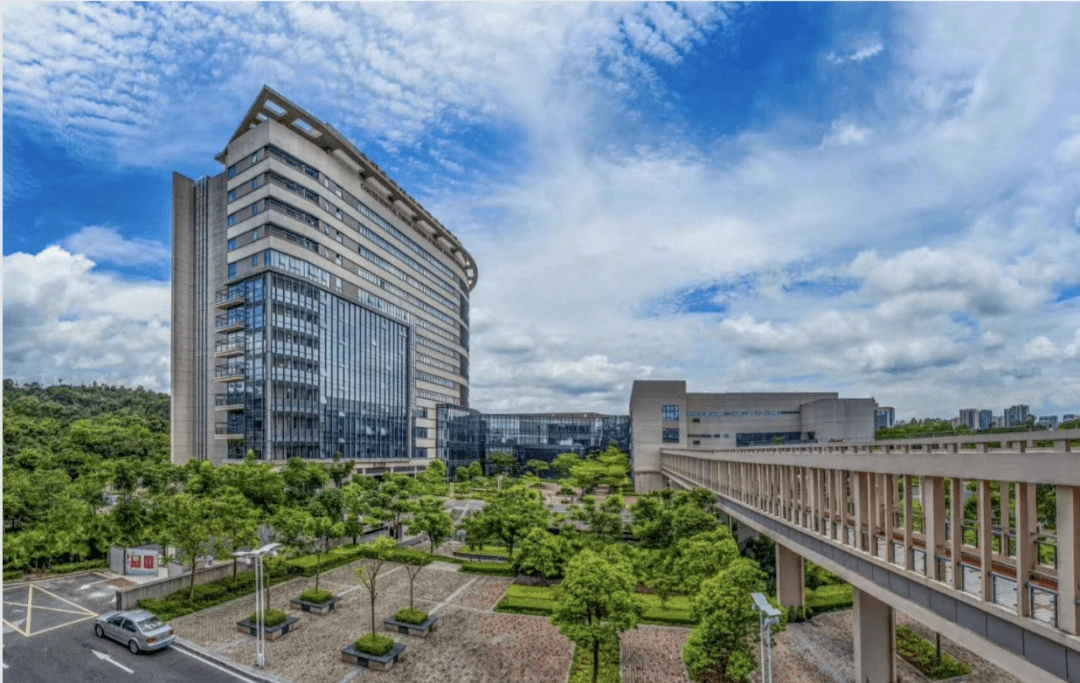 Cancer Hospital, Chinese Academy of Medical Sciences - Photo 2