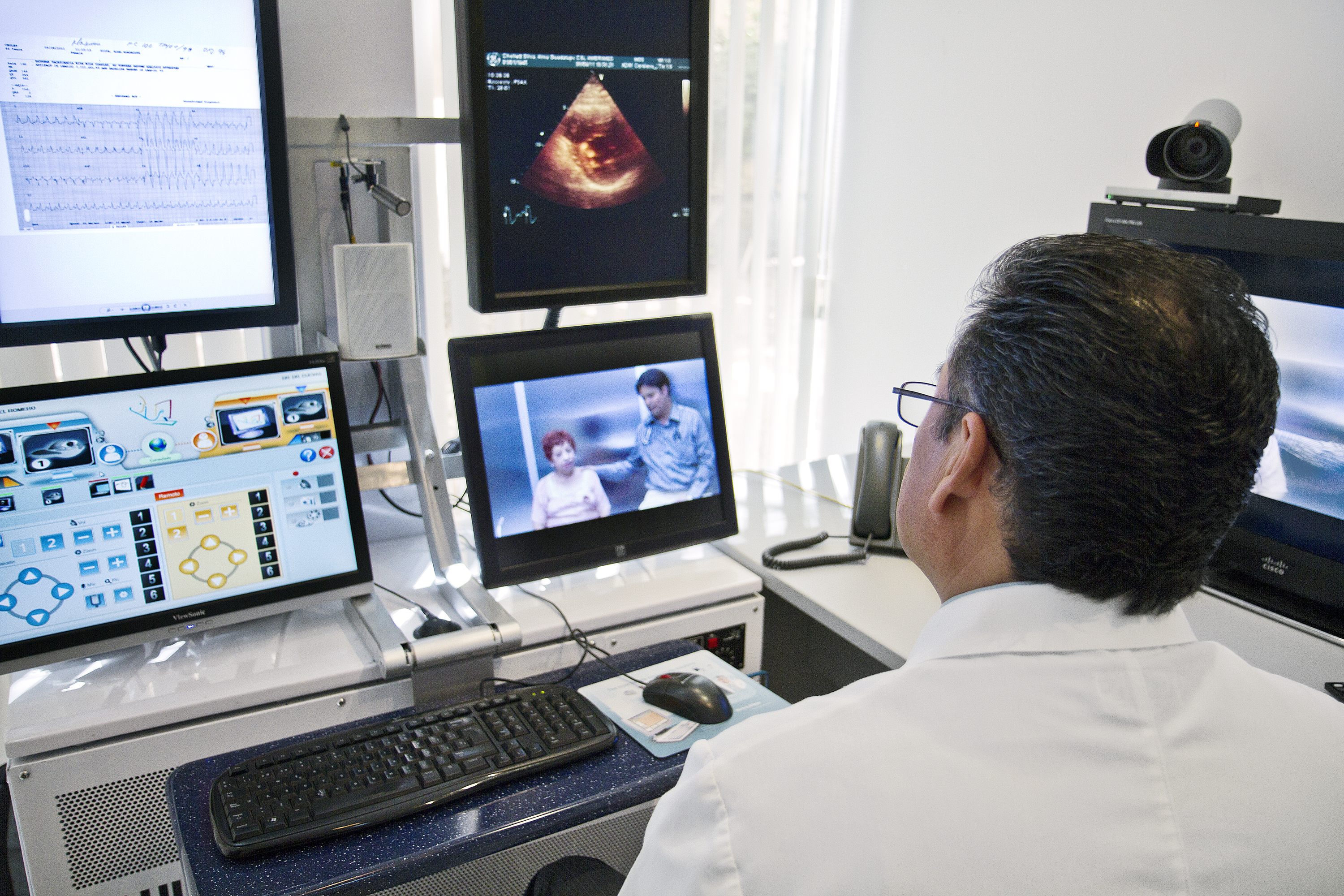 Telemedicine consultation with patient via video link