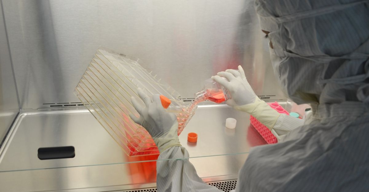 Engineered CAR monocyte cell therapy design